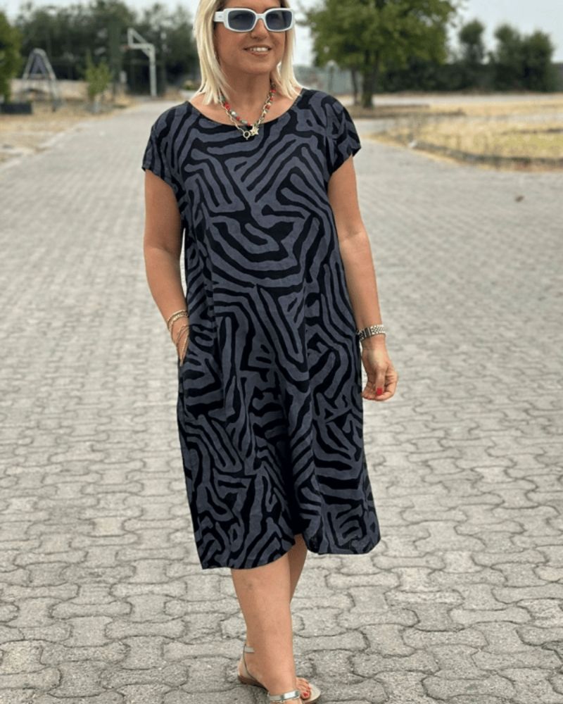Nelia – Dress with pattern