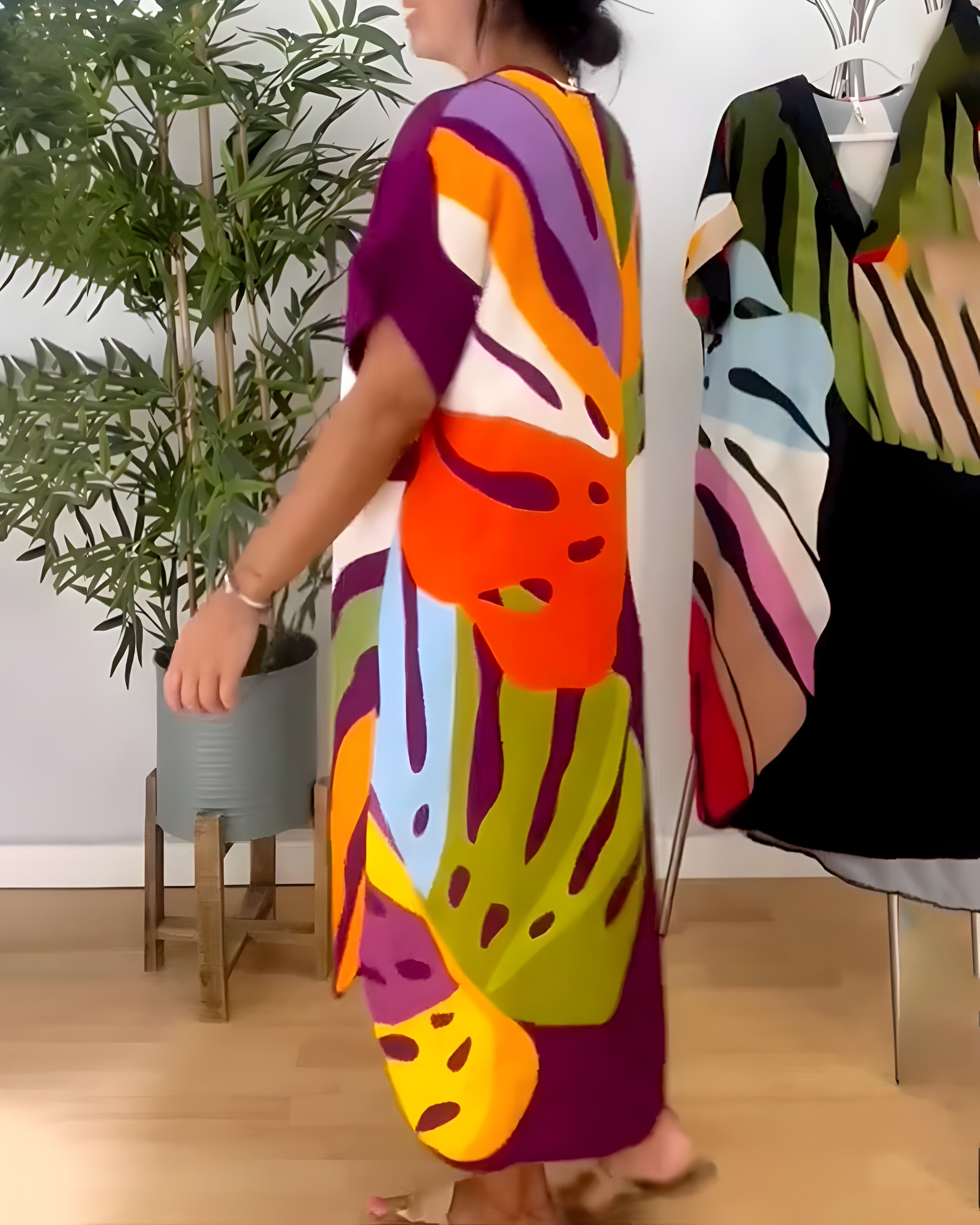 Nerissa - Casual dress with colorful foliage print for a fresh and natural look
