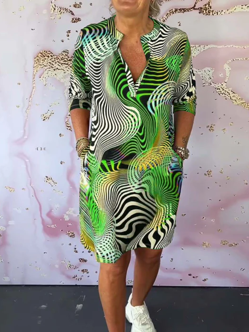 Emma – Dress with V-neck and print