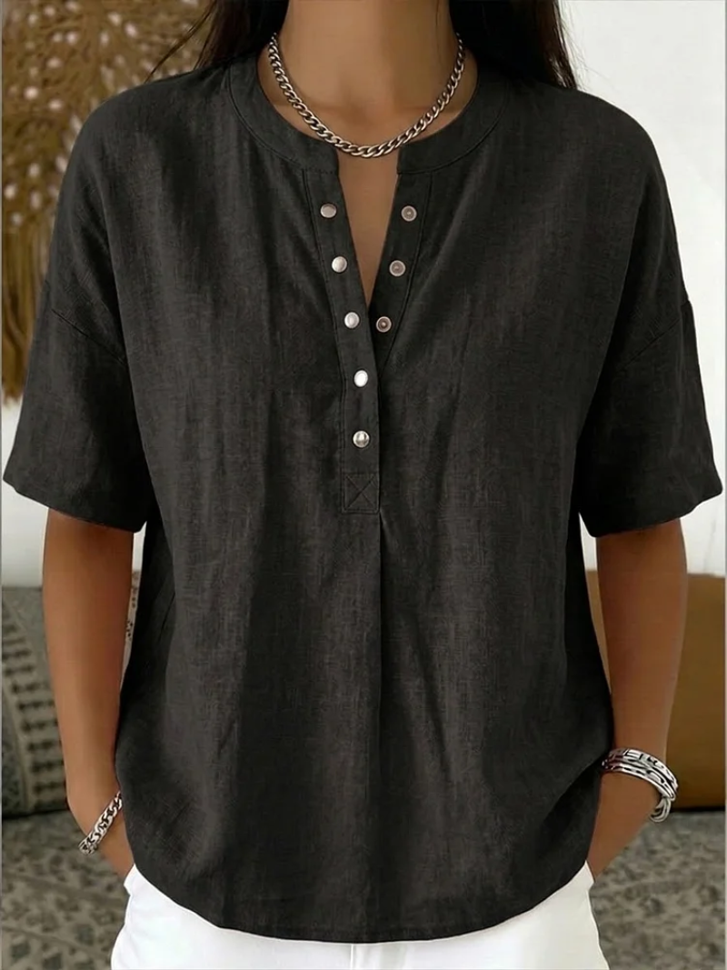 Eva – Top with button detail and round neckline