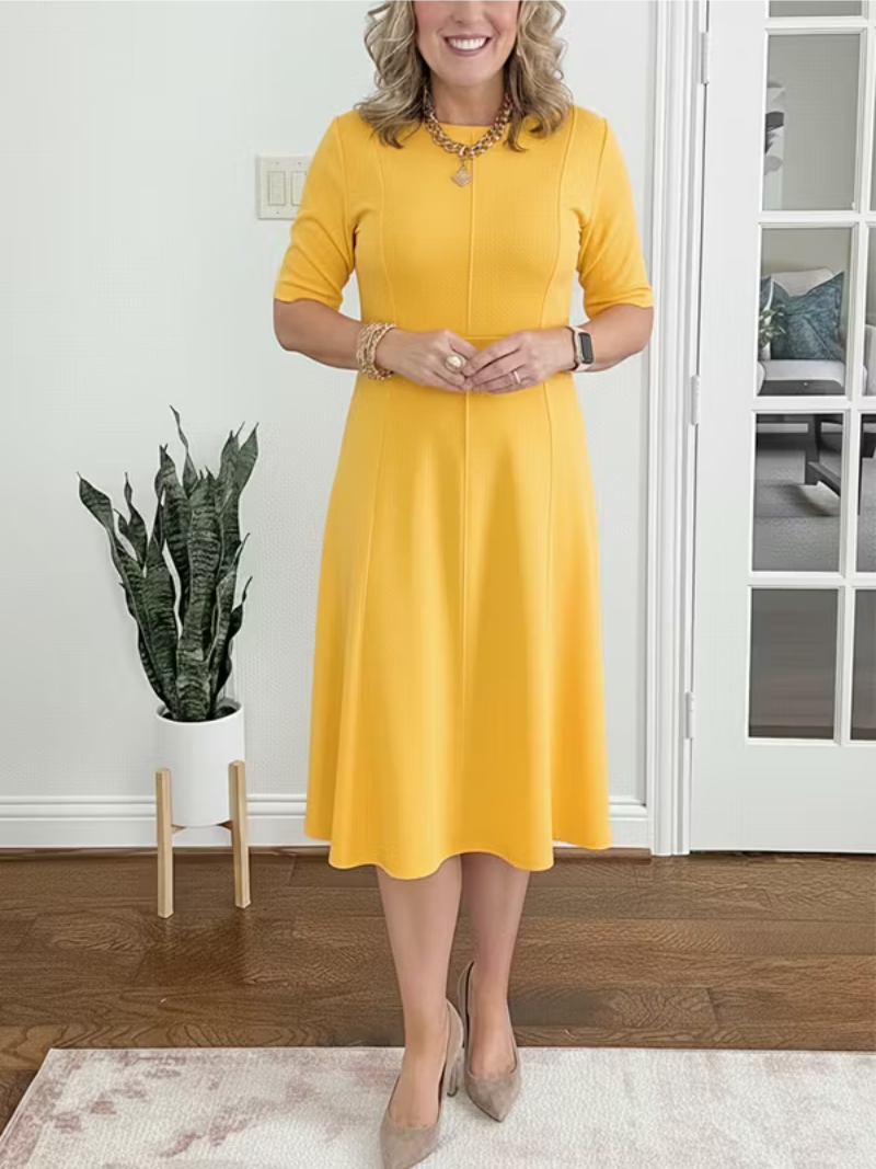 Mila – Dress with elegant silhouette