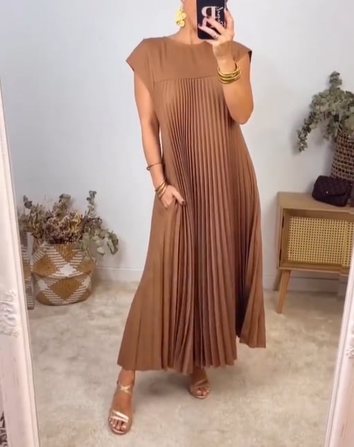 Mara - Women's Pleated Dress with Color Details