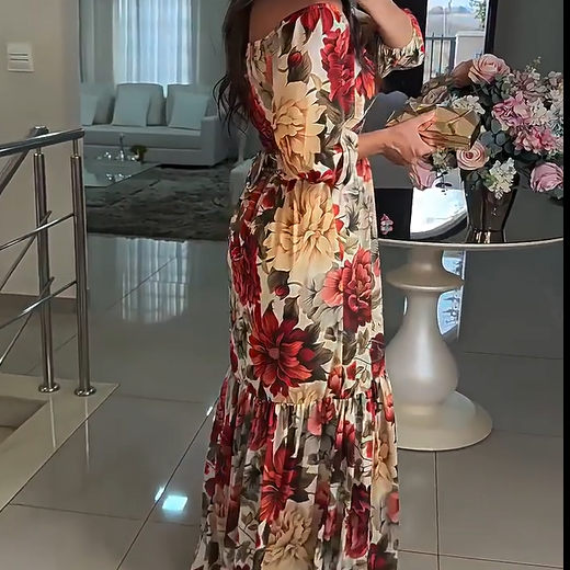 Paulina - Floral Pleated V-Neck Dress