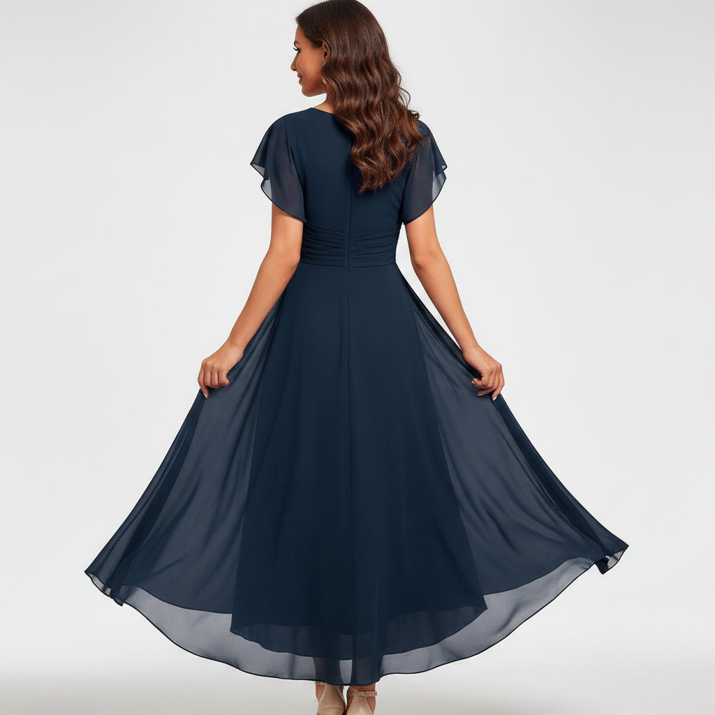 Grace – Elegant dress with V-neck and flowing skirt