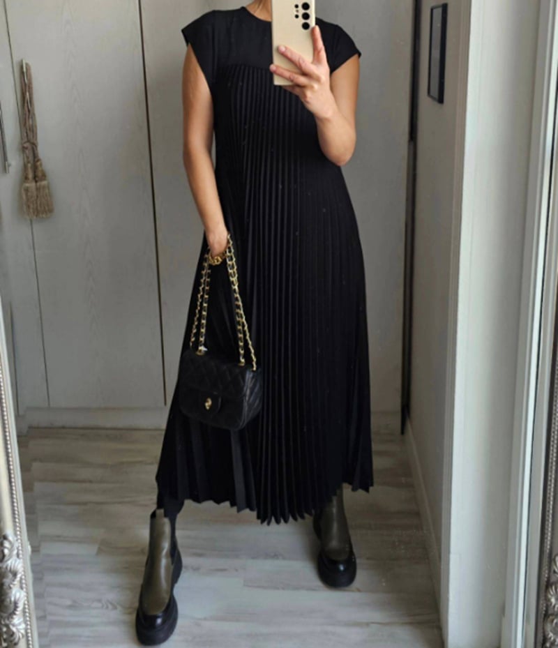 Karensa - Timeless and comfortable dress