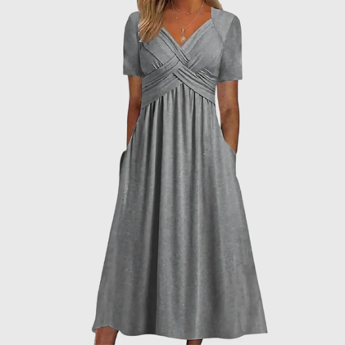 Amara – Elegant dress with flattering feminine fit