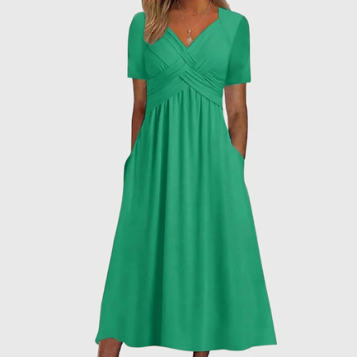Amara – Elegant dress with flattering feminine fit