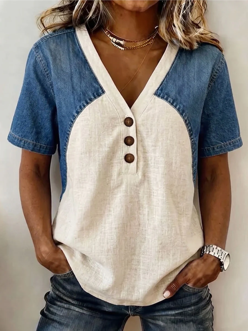 Romy – Blouse with V-neck and button closure