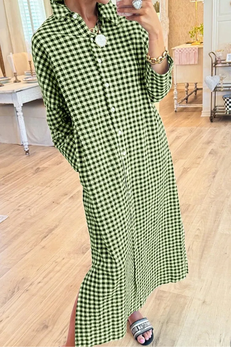 Isla – Dress with button closure and collar