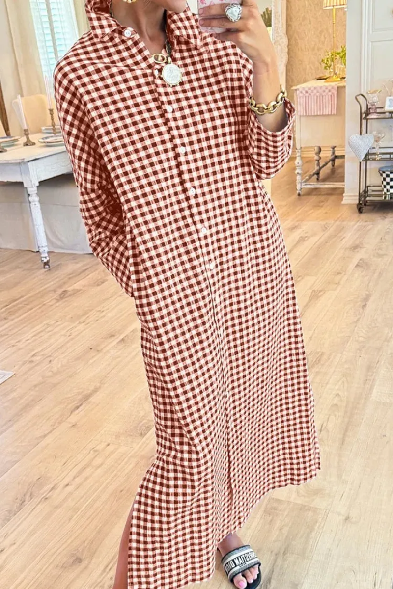 Isla – Dress with button closure and collar
