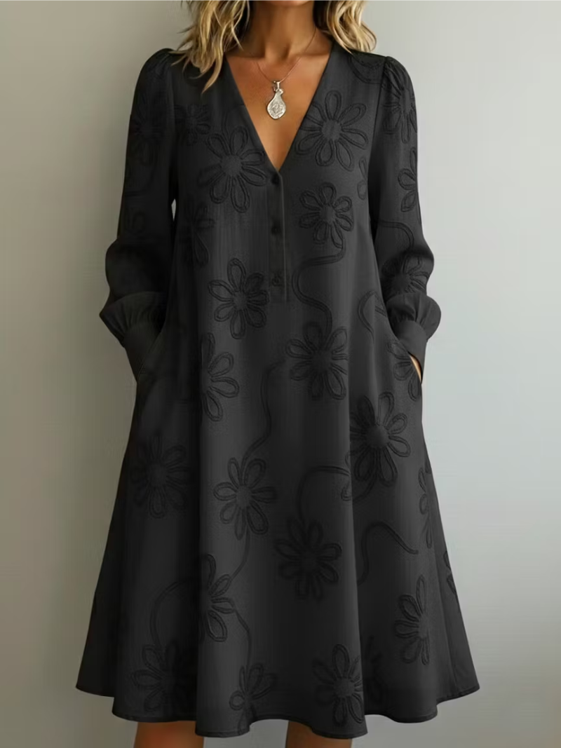 Amara – Dress with elegant details