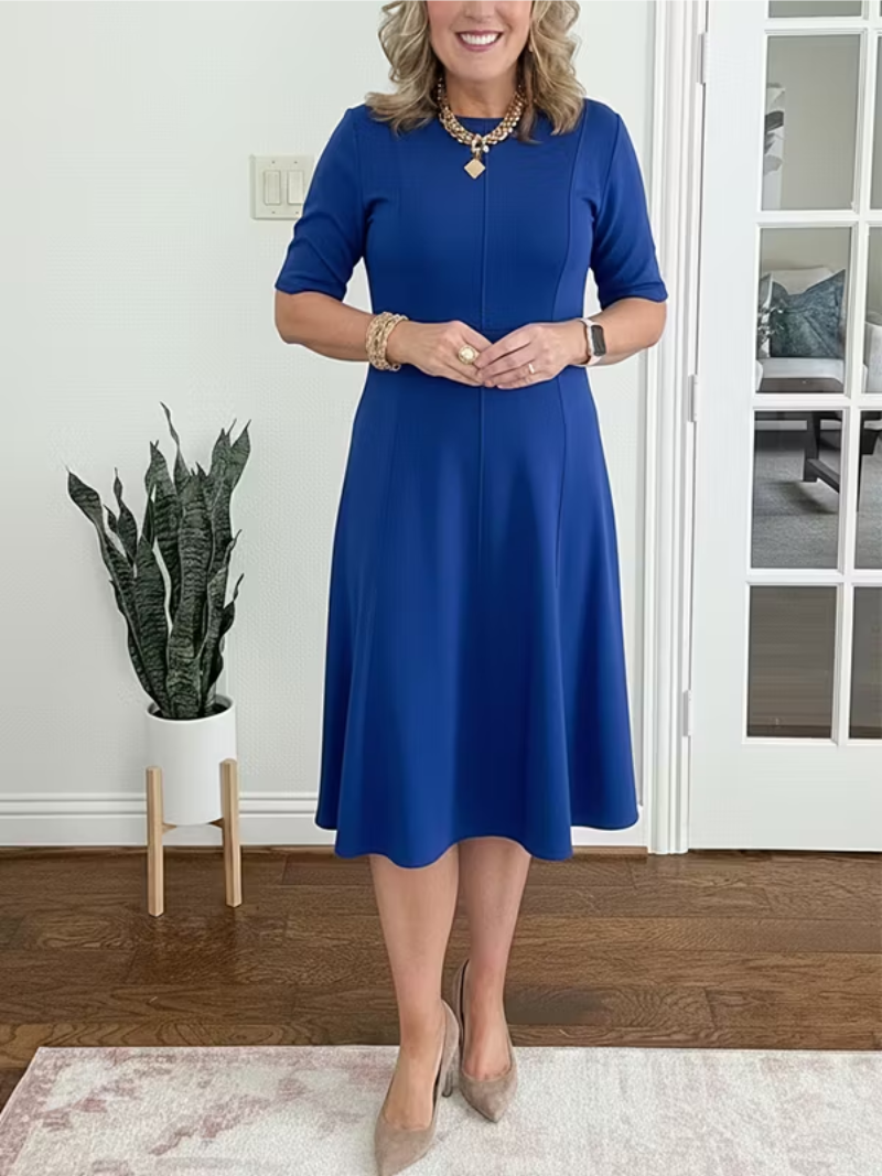 Mila – Dress with elegant silhouette